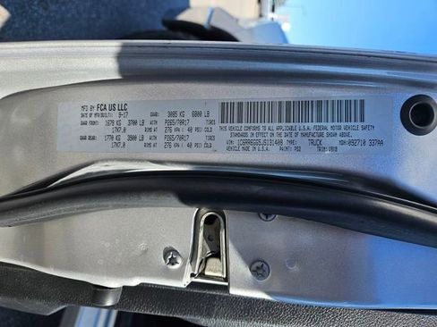 Used 2018 RAM 1500 Classic SLT image 30