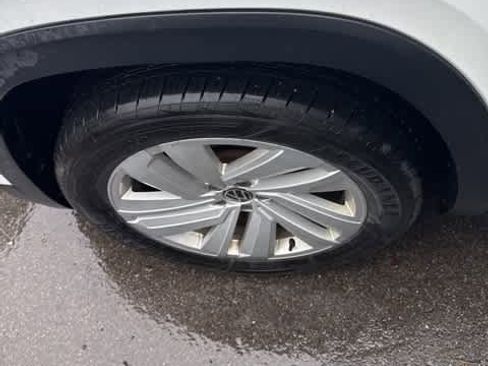 Certified 2021 Volkswagen Atlas SEL image 9