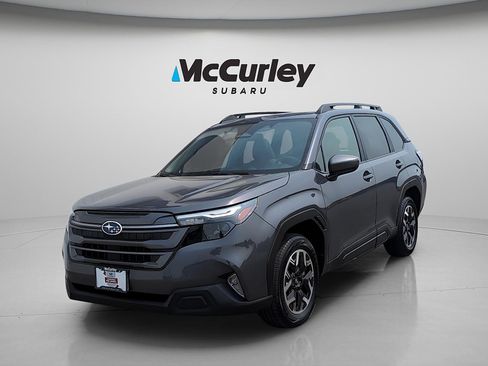 Certified 2025 Subaru Forester Premium AWD/4WD image 1