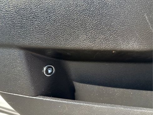 Used 2019 Dodge Charger SXT image 35