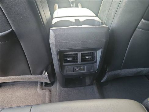 Used 2024 Chevrolet Colorado ZR2 w/ ZR2 Convenience Package III AWD/4WD image 17