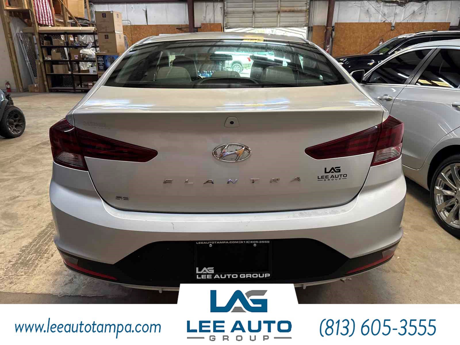 Used 2019 Hyundai Elantra SE w/ Cargo Package FWD image 4