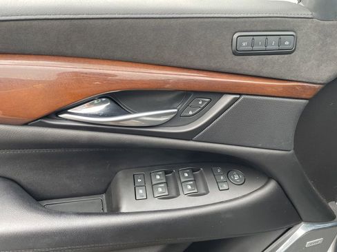 Used 2020 Cadillac Escalade Premium Luxury AWD/4WD image 27