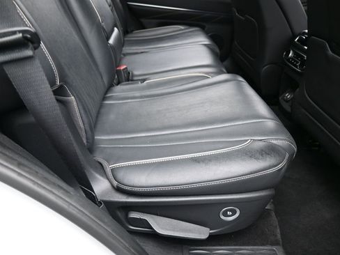 Used 2022 Genesis GV80 2.5T w/ Prestige Package 04 AWD/4WD image 45