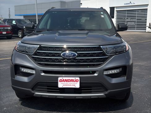 Used 2022 Ford Explorer XLT w/ Equipment Group 202A AWD/4WD image 3