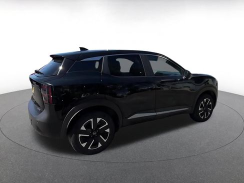 Used 2025 Nissan Kicks SV AWD/4WD image 14