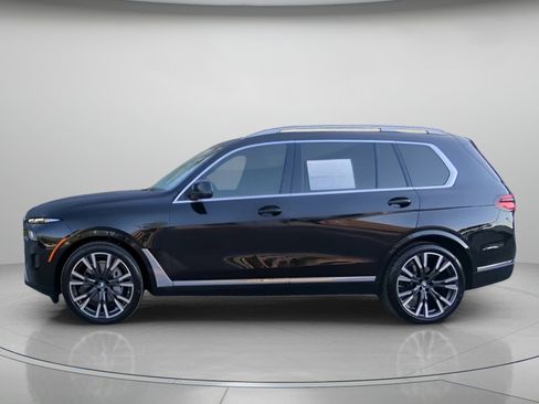 Used 2025 BMW X7 xDrive40i w/ Premium Package AWD/4WD image 16