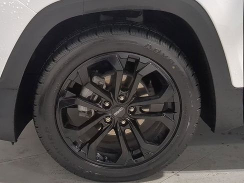 Used 2020 GMC Terrain SLE w/ Driver Convenience Package FWD image 17