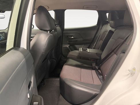 Used 2025 Nissan Kicks SR image 23