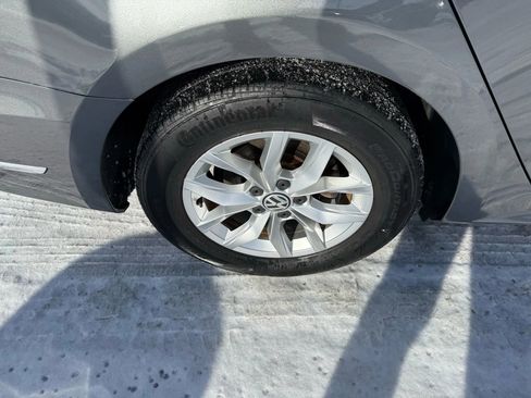 Used 2017 Volkswagen Passat 1.8T S image 40