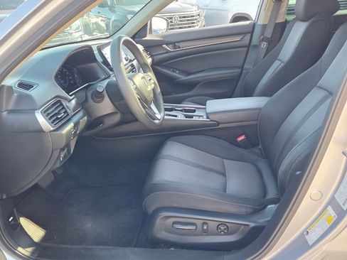 Used 2020 Honda Accord EX image 5