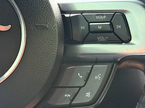 Used 2017 Ford Mustang Premium RWD image 31