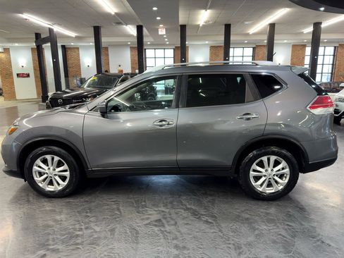 Used 2016 Nissan Rogue SV image 19