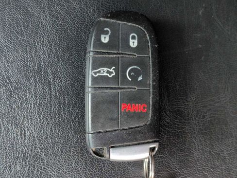 Used 2018 Dodge Charger GT image 31