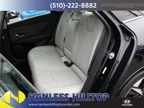 Used 2023 Hyundai Elantra Limited image 15