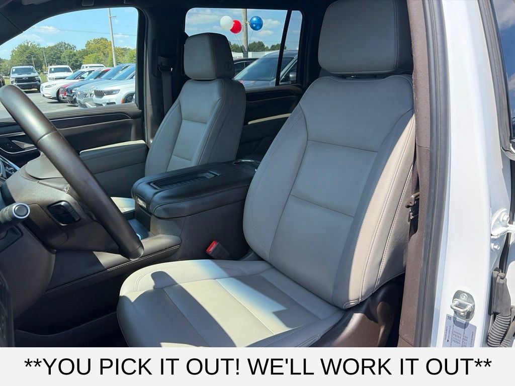 Used 2024 Chevrolet Suburban LT RWD image 11