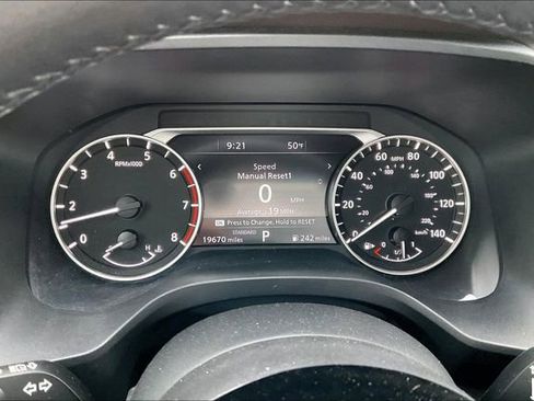 Used 2023 Nissan Rogue SL w/ SL Premium Package image 10