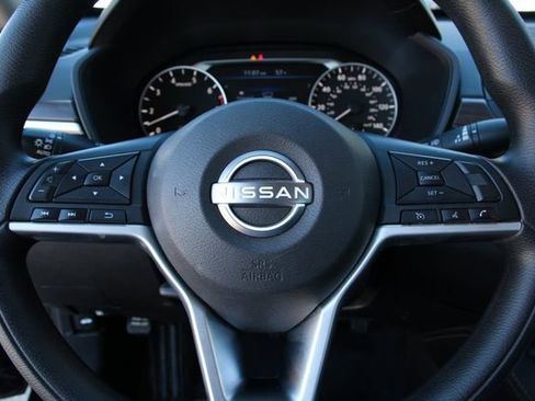 Used 2023 Nissan Altima 2.5 SV image 17