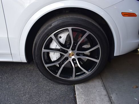 Used 2023 Porsche Cayenne Turbo w/ Premium Package Plus image 54