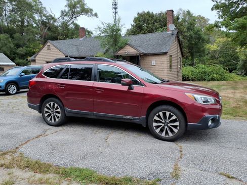 Used 2016 Subaru Outback 2.5i Limited AWD/4WD image 5