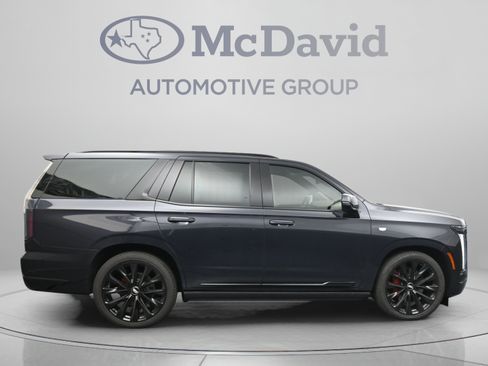 Used 2026 Cadillac Escalade Platinum Sport w/ LPO, ONYX Package AWD/4WD image 9