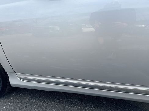 Used 2011 Toyota Avalon Limited image 29