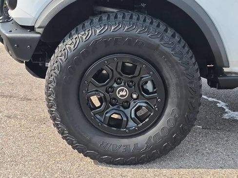 Used 2024 Ford Bronco Badlands AWD/4WD image 14