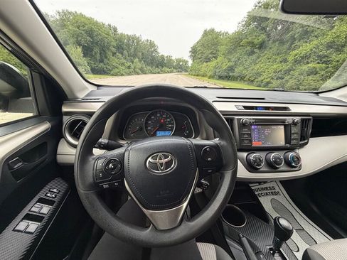 Used 2013 Toyota RAV4 LE FWD image 12