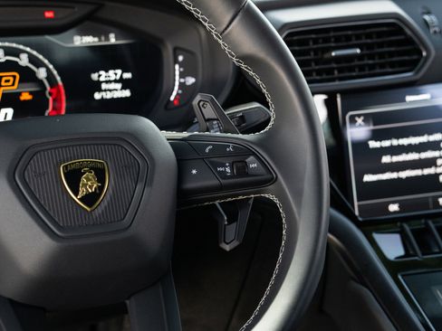 Used 2024 Lamborghini Urus S AWD/4WD image 44