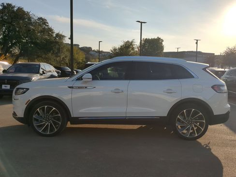 Used 2022 Lincoln Nautilus Reserve w/ Equipment Group 201A image 6