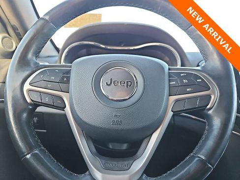 Used 2022 Jeep Grand Cherokee Limited image 19