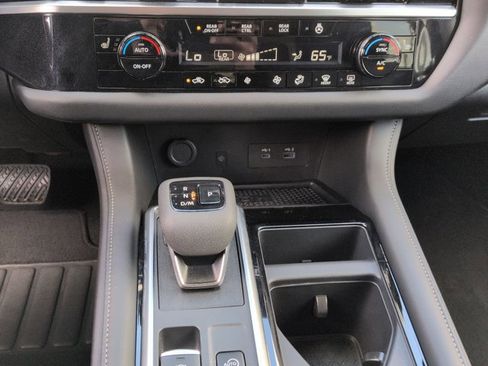 Certified 2025 Nissan Pathfinder SL AWD/4WD image 26