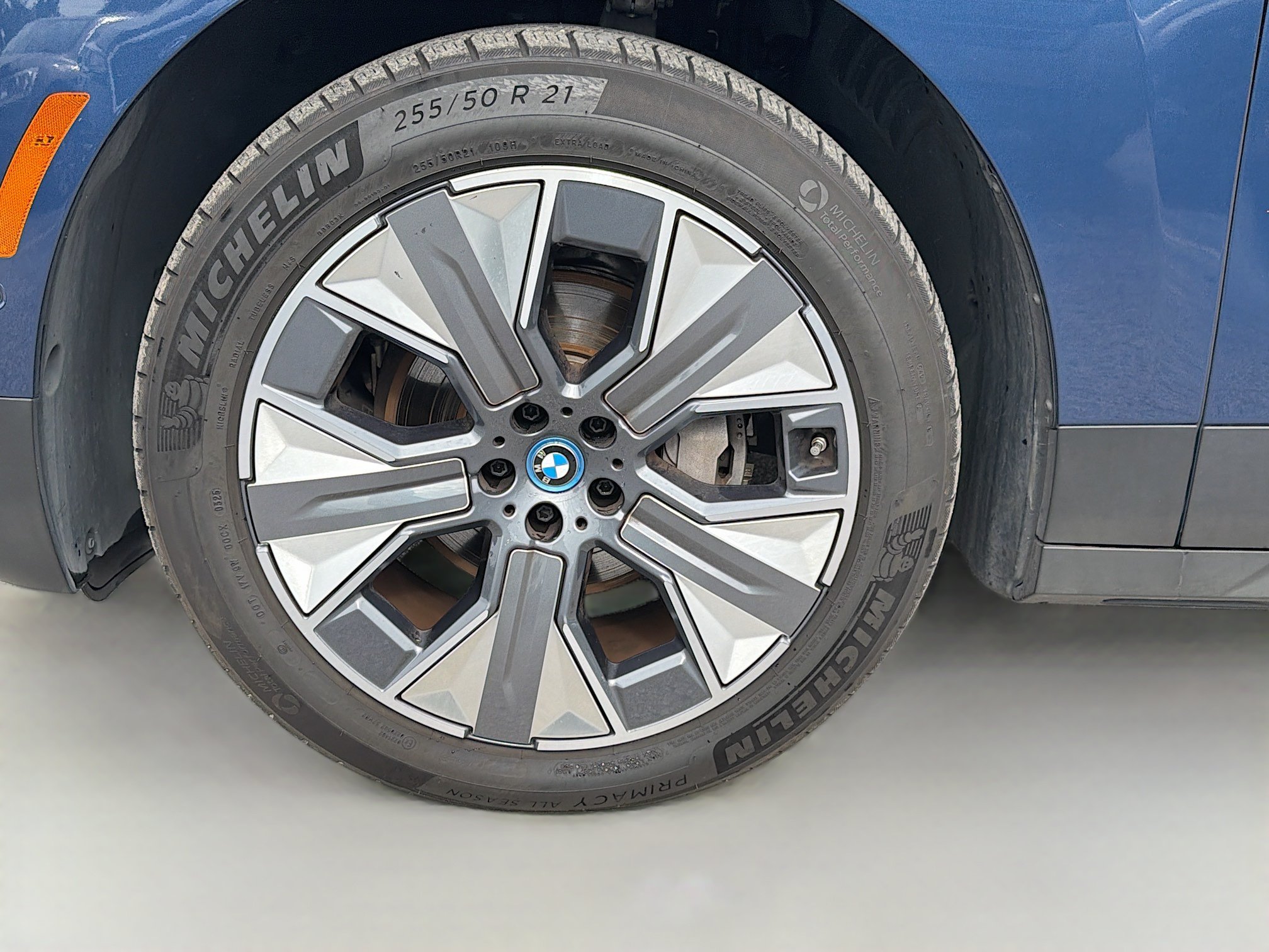 Used 2024 BMW iX xDrive50 w/ Convenience Package AWD/4WD image 42