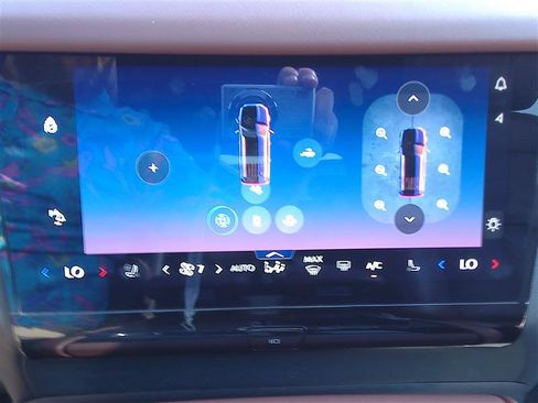 Used 2025 Lincoln Navigator Reserve AWD/4WD image 17