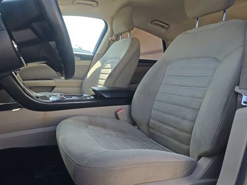 Used 2018 Ford Fusion SE FWD image 5
