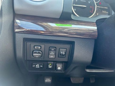 Used 2017 Toyota Tundra Limited w/ Limited Premium Package RWD image 20