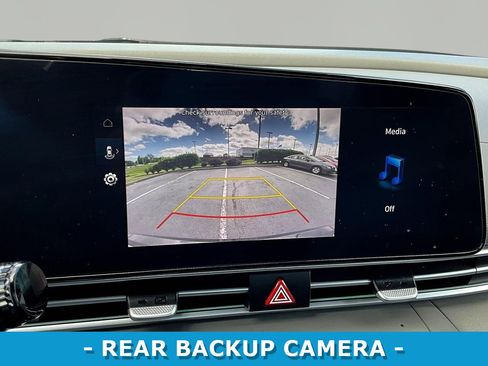 Used 2024 Hyundai Elantra SEL FWD image 13