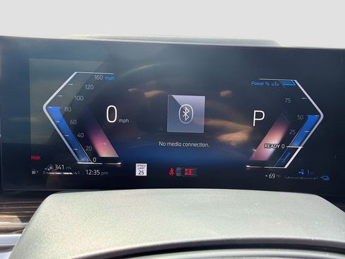 Used 2025 BMW X5 xDrive50e image 42