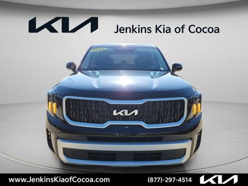 Certified 2024 Kia Telluride LX FWD image 12