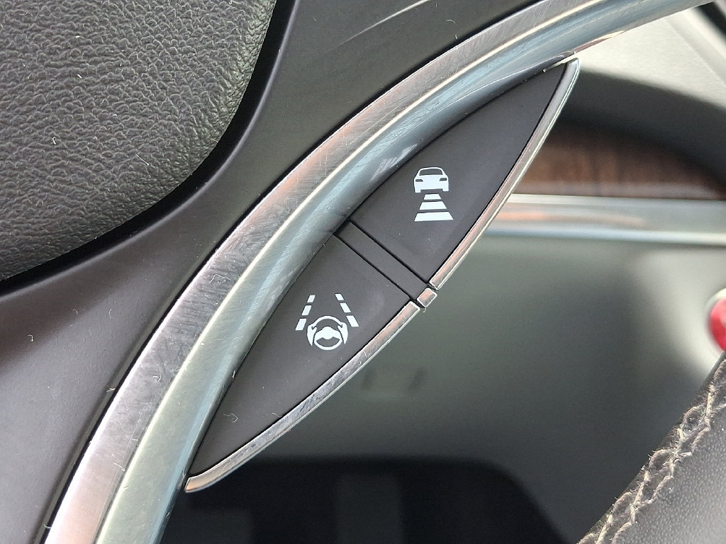 Used 2018 Acura MDX w/ Technology Package AWD/4WD image 24