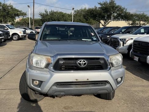 Used 2012 Toyota Tacoma PreRunner w/ TRD Off-Road Pkg RWD image 2