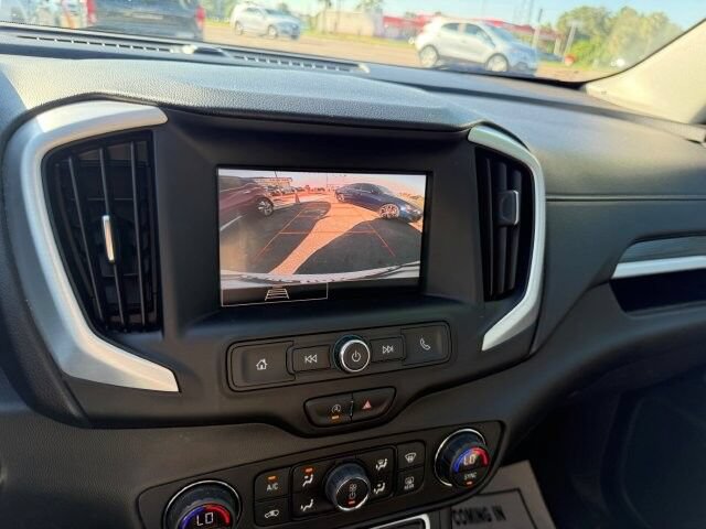 Used 2022 GMC Terrain SLE w/ Driver Convenience Package AWD/4WD image 16