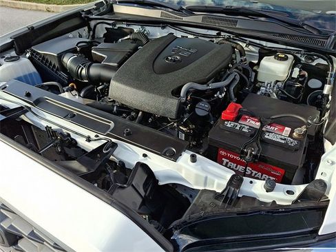 Certified 2023 Toyota Tacoma TRD Off-Road image 27