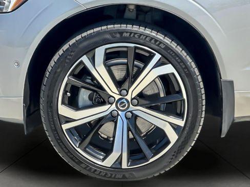 Used 2022 Volvo XC60 T8 R-Design w/ Advanced Package AWD/4WD image 26