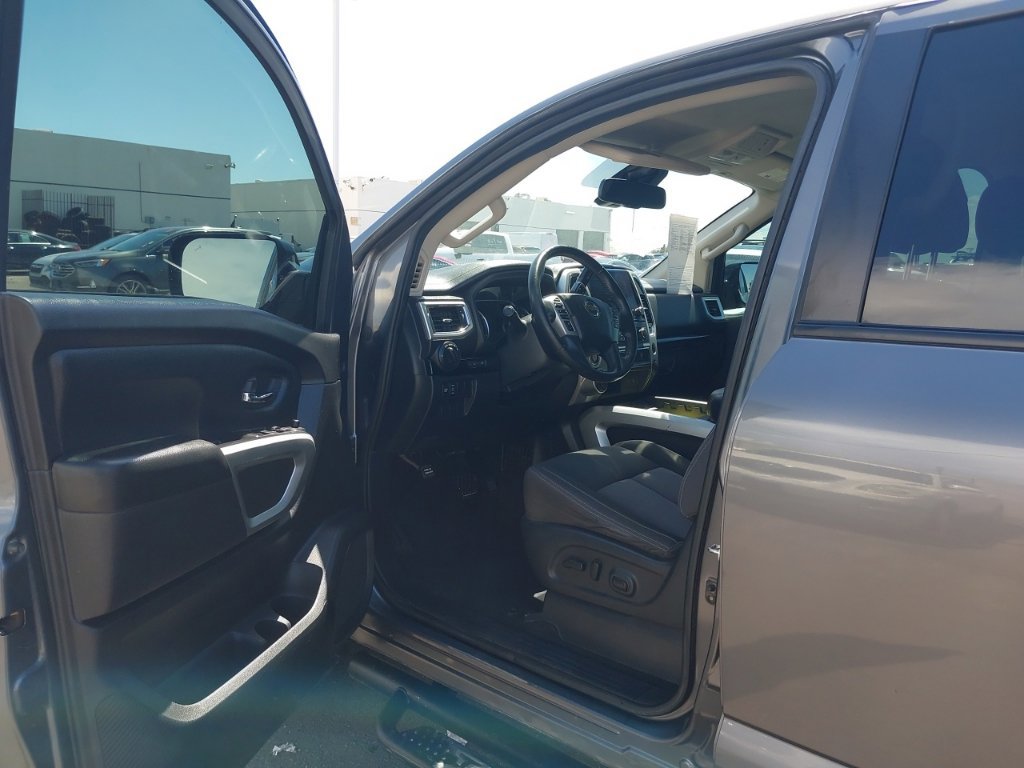 Used 2021 Nissan Titan SV w/ SV Convenience Package AWD/4WD image 5