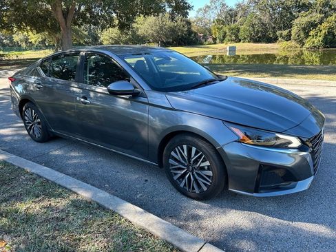 Used 2023 Nissan Altima 2.5 SV image 7