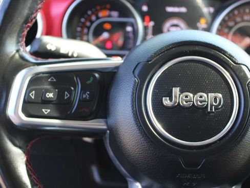 Used 2023 Jeep Wrangler Unlimited Rubicon w/ Cold Weather Group AWD/4WD image 21