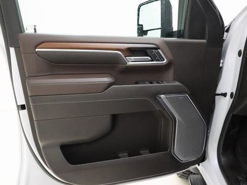 Used 2024 GMC Sierra 2500 Denali w/ Denali Reserve Package image 8