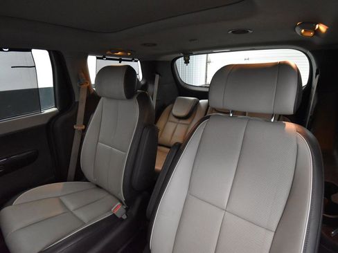 Used 2016 Kia Sedona SX Limited image 11