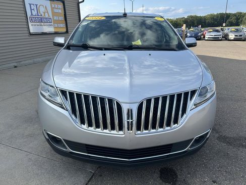 Used 2014 Lincoln MKX AWD w/ Equipment Group 101A image 2